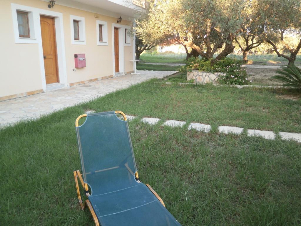 Kavos Psarou Studios & Apartments Exteriör bild